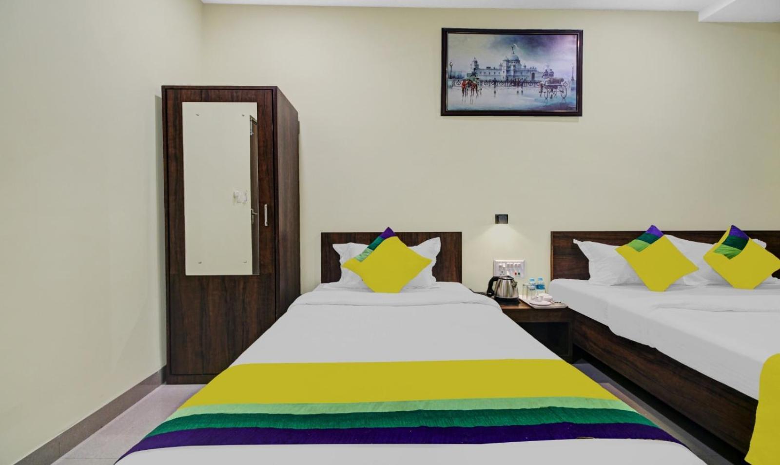 Treebo Trip Hotel Park Central Calcutta Buitenkant foto